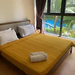 Country Garden Danga Bay W Pool View,Karaoke,Wifi,Netflix