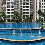 Country Garden Danga Bay W Pool View,Karaoke,Wifi,Netflix
