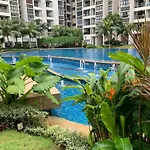 Country Garden Danga Bay W Pool View,Karaoke,Wifi,Netflix
