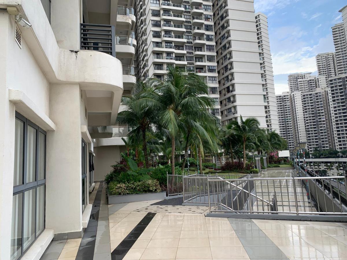 Country Garden Danga Bay W Pool View,karaoke,wifi,netflix * Johor Bahru