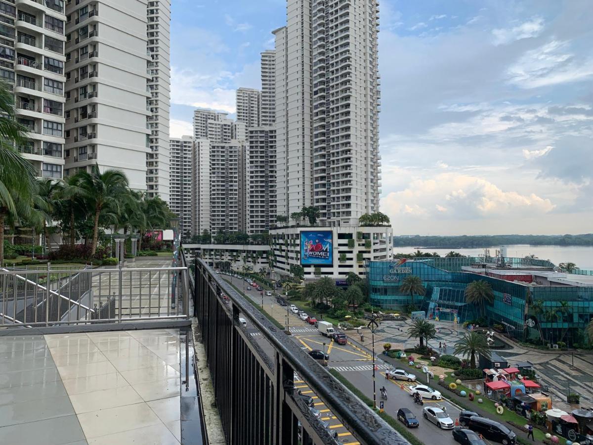 Apartemen Country Garden Danga Bay W Pool View,karaoke,wifi,netflix *
