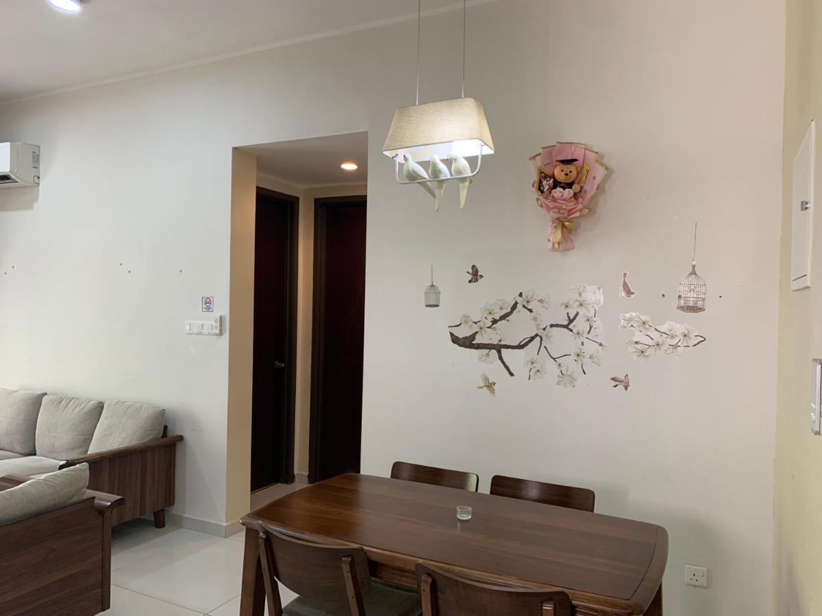 Country Garden Danga Bay W Pool View,karaoke,wifi,netflix *