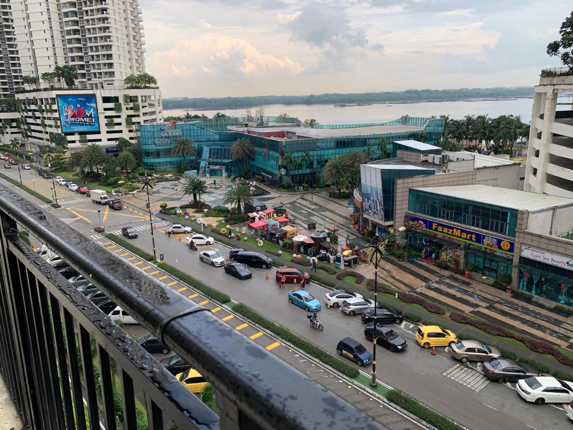 Country Garden Danga Bay W Pool View,karaoke,wifi,netflix Apartemen *