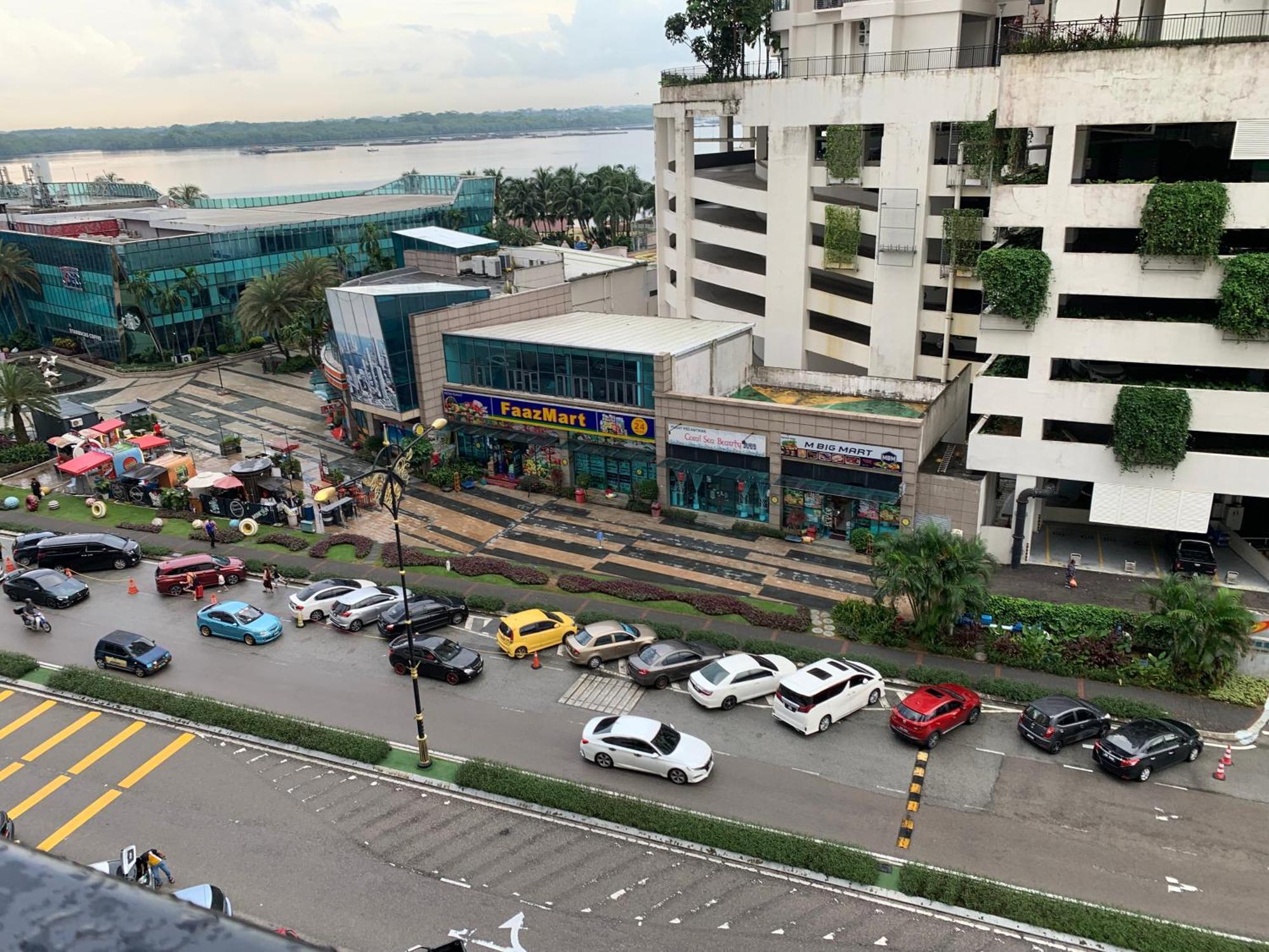 Country Garden Danga Bay W Pool View,karaoke,wifi,netflix * Johor Bahru
